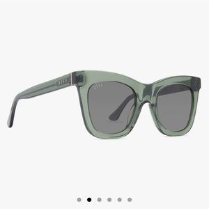 DIFF Kaia Oversized Sunglasses in Hunter Green